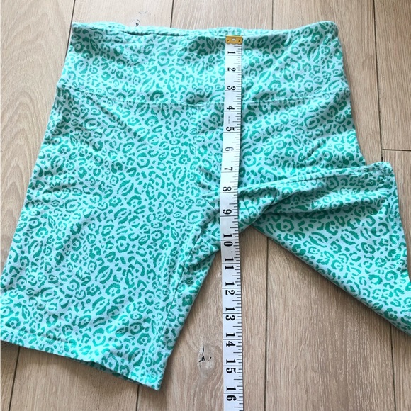 Billabong Leopard Print Biker Shorts in Light Blue Size M - Picture 8 of 8